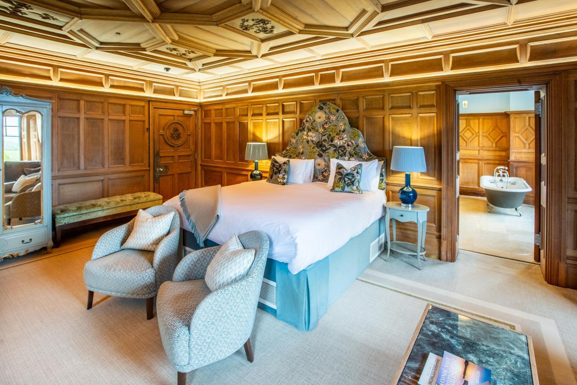 The Wood Norton Hotel 4*
